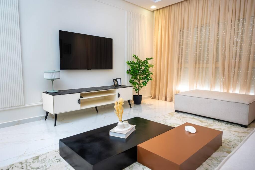 Appartement Cozy 2Br Getaway In Rabat Center Extérieur photo